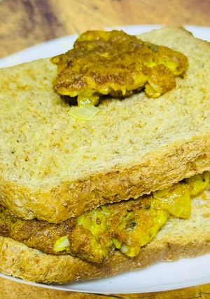 A picture of Sesame eggs sandwich.