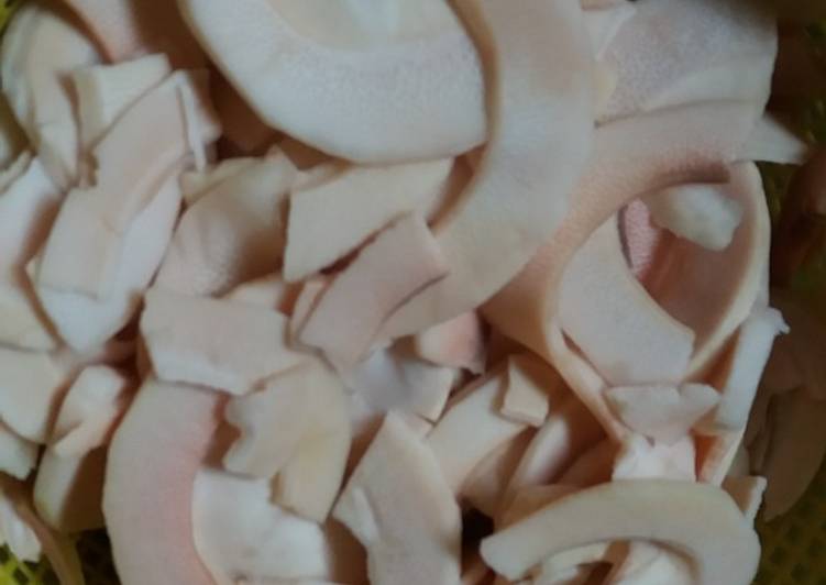 Cara menghilangkan bau pesing dari rebung