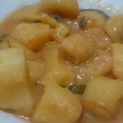 A picture of Viazi matoke in coconut cream.