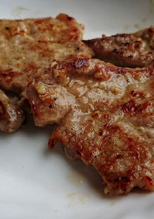 Hình của món Thăn heo áp chảo.