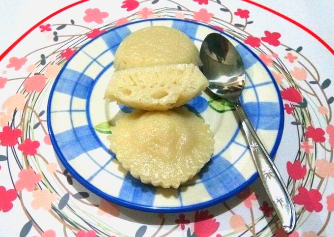 Pak Thong Koh (Apem Putih)/Steamed White Sugar Cake