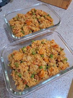 Una foto de Couscous con verduras y garbanzos
