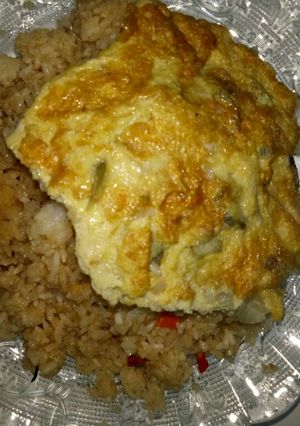 Foto resep Nasi goreng satu malam dengan telur dadar bawang merah