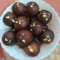 A picture of Gits gulab jamun.