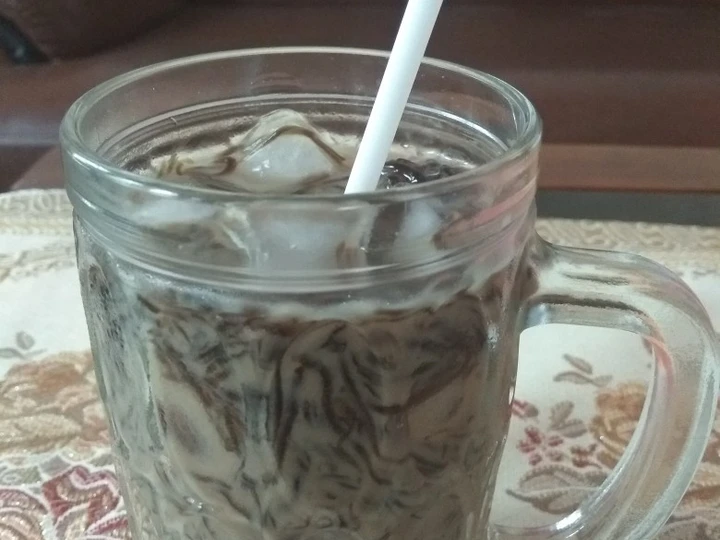 Langkah Mudah untuk Menyiapkan Resep Es capucino cincau yang Bisa Manjain Lidah Anti Ribet, Bisa Manjain Lidah