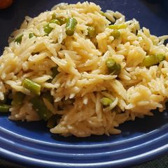 A picture of Asparagus orzo.
