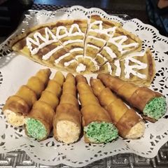 A picture of Cream rolls.