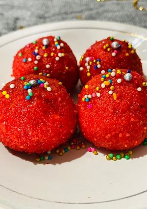 मिल्क पाउडर लड्डू (Milk powder laddu recipe in Hindi) रेसिपी मुख्य फोटो