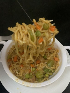 मसाला वेजिटेबल मैगी(Masala vegetable maggi recipe in hindi) रेसिपी मुख्य फोटो
