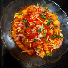A picture of Samosa Chaat.