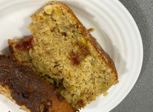 Una foto de Torta de banano con bocadillo