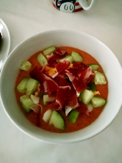 Una foto de Gazpacho con cuchara
