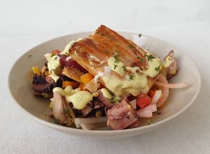 Foto principal de Salsa de yogur y eneldo para salmón a la plancha