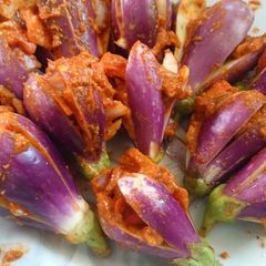A picture of Stuffed brinjal (Gutthi vankay).