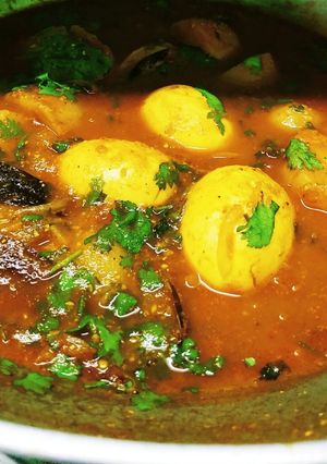 A picture of Masala gravy egg.