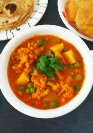 A picture of Aaloo Matar Gobi.
