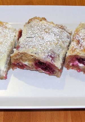 Meggyes, darás rétes recept fotója