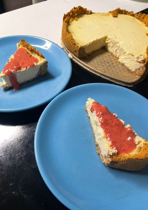 Túró torta eper szósszal recept fotója