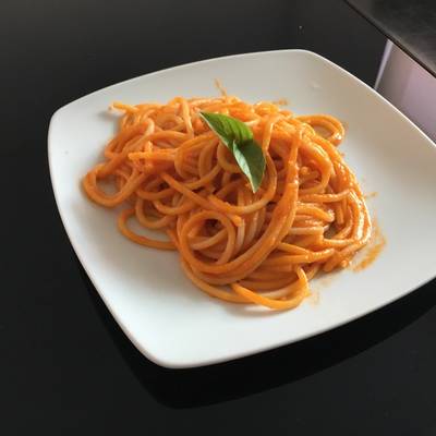 Spaghetti rojo Receta de Omar Perez- Cookpad