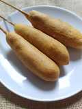 Corndog dengan tepung jagung/polenta/cornmeal