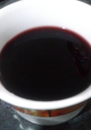 Una foto de Glühwein vino caliente especiado 🍷