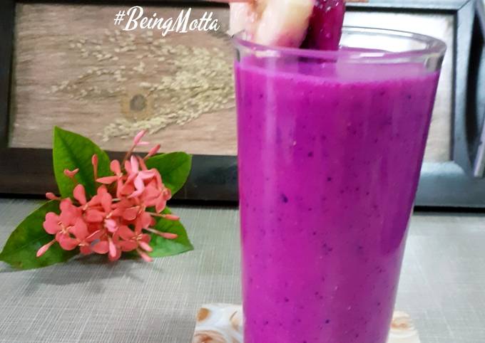 Easiest Way to Prepare Quick Banana-Dragon fruit Smoothie