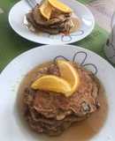 Pancakes de avena 🥞 con guindones, coco y un toque de naranja 🍊 😋