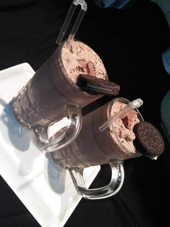A picture of Oreo shake.