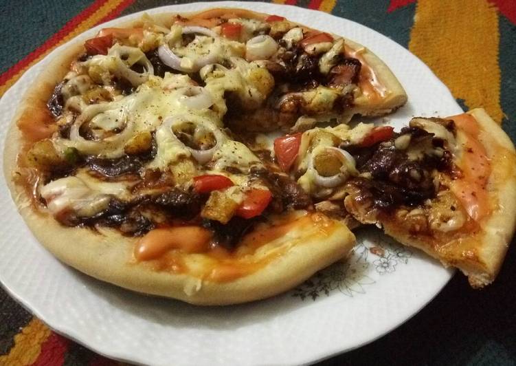 Recipe of Tasty Pizza without oven 🍕💚