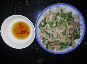 Hình của món Gỏi tai heo (Tai heo trộn).