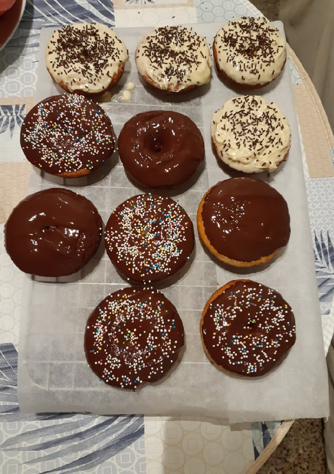 Una foto de Donutsbizco con cobertura chocolate (un invento)