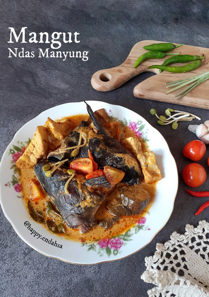 Foto resep Kepala Manyung Masak Santan (Mangut Ndas Manyung)