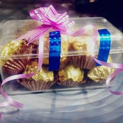 A picture of Ferrero Rochher choclates.