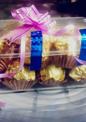 A picture of Ferrero Rochher choclates.