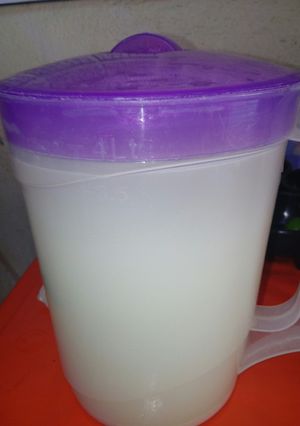 Una foto de Agua fresca de jícama a la Mario, s