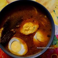 A picture of Dhaba style egg curry.