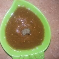 A picture of Green chutney.