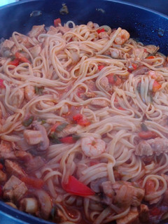 Una foto de Tallarines al tikka masala 🍜
