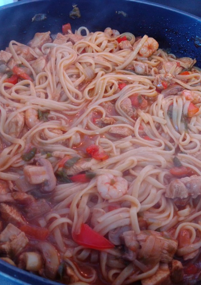Una foto de Tallarines al tikka masala 🍜