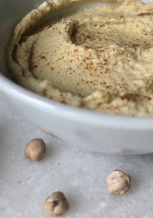 A picture of Easy Hummus.