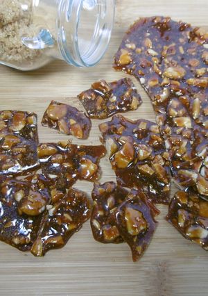 A picture of Almond Brittle (Pastelli Amygdalou).