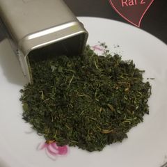 A picture of Dried mint leaves.