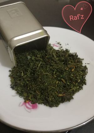 A picture of Dried mint leaves.