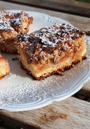 Diós-fügés morzsás piskóta recept fotója