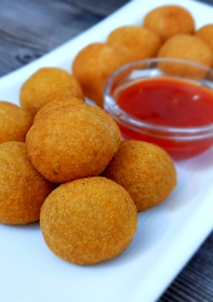 A picture of Cheesy Potato Rice Balls.