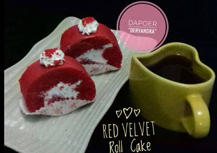 Red Velvet Roll Cake