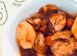 Foto principal de Pollo a la Cazuela con Aceite de coco y curry