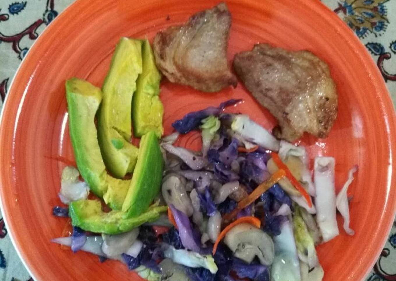 Cetogénica: ensalada comida de repollos y papada