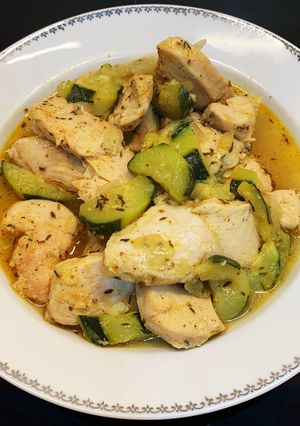 Une photo de Petit bouillon express poulet courgettes au cookeo