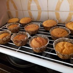 A picture of Vanilla Cupcakes.